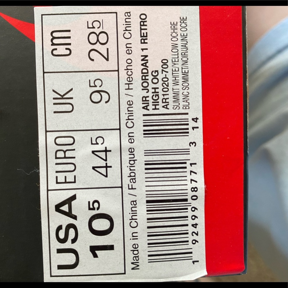 Air Jordan 1 Retro High OG - Picture 6 of 7